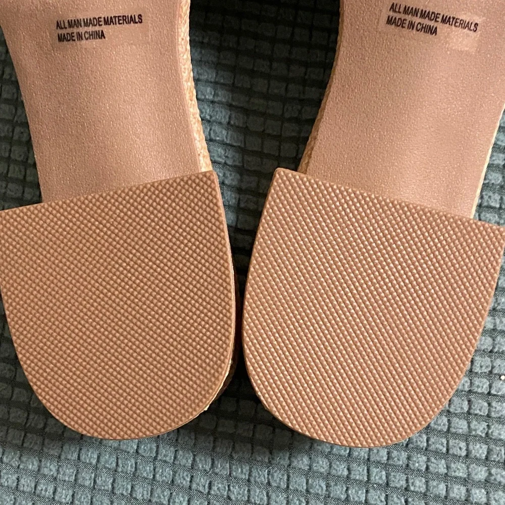 Tan New Dolce Vita Woven Slide Sandals Size 7.5